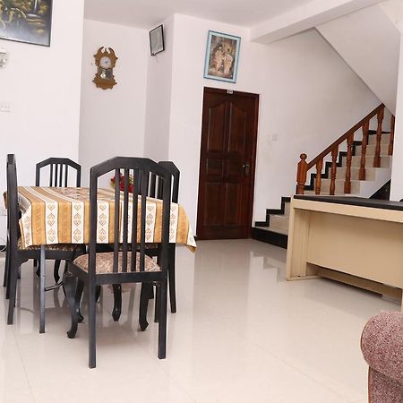 Hotel Whitehouse Tissamaharama Ngoại thất bức ảnh