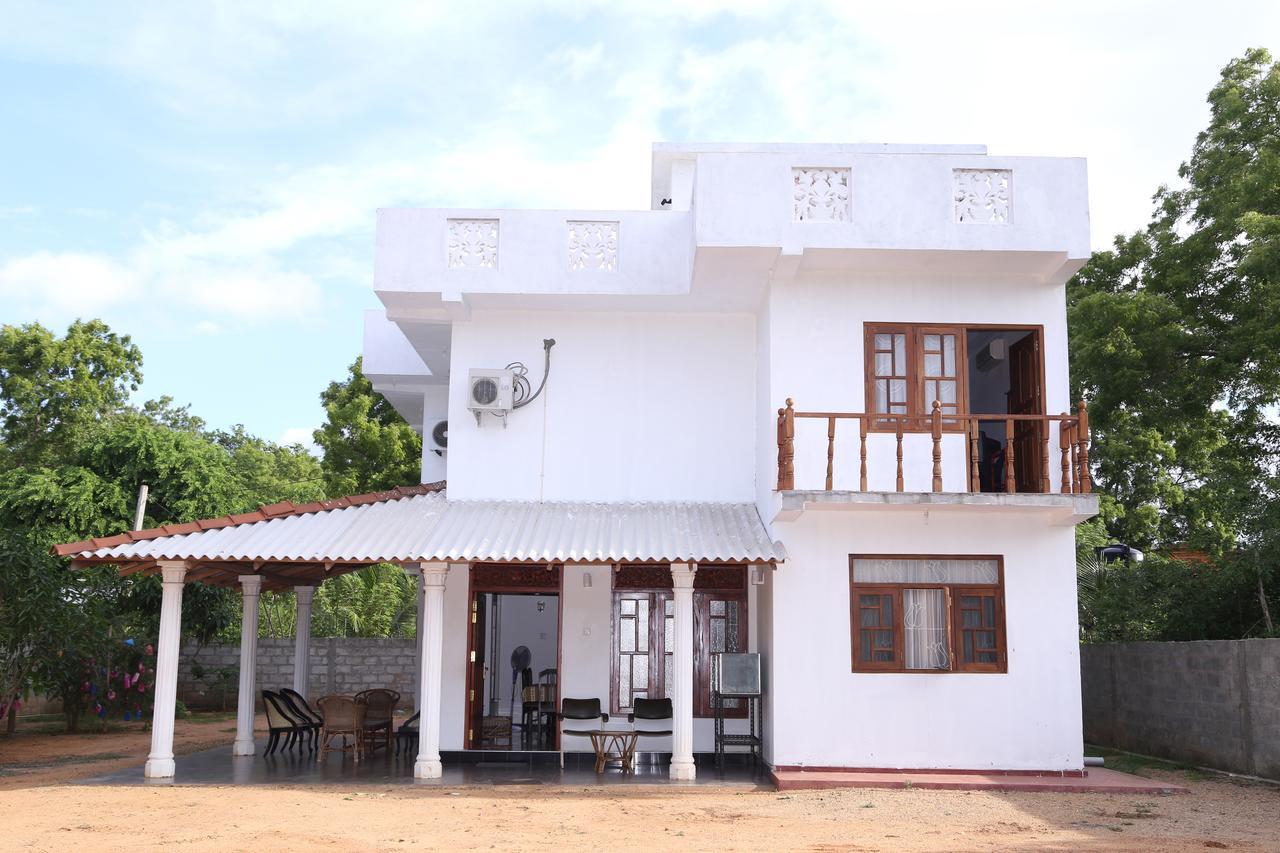 Hotel Whitehouse Tissamaharama Ngoại thất bức ảnh
