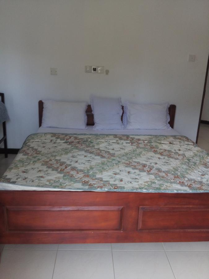Hotel Whitehouse Tissamaharama Ngoại thất bức ảnh
