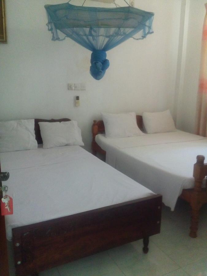 Hotel Whitehouse Tissamaharama Ngoại thất bức ảnh
