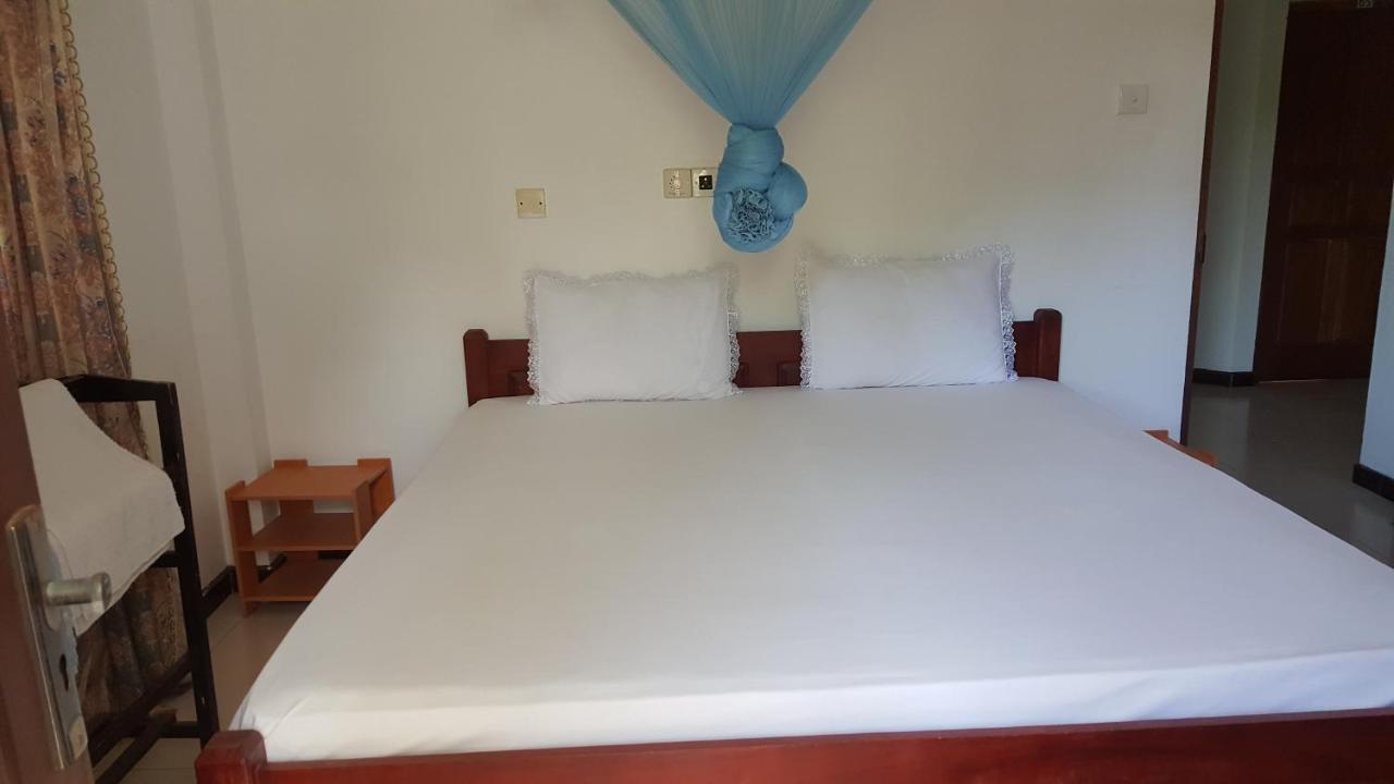 Hotel Whitehouse Tissamaharama Ngoại thất bức ảnh